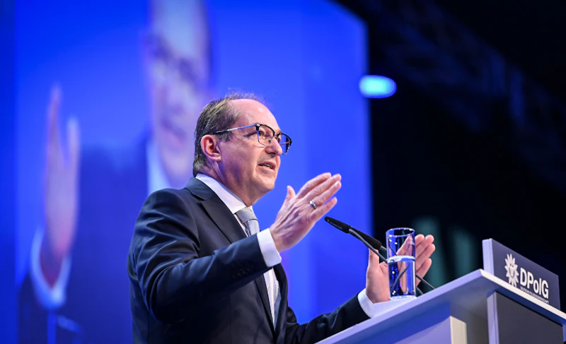 „Jeder Extremist ist Mist“: Innenminister Dobrindt beim Bundeskongress der Deutschen Polizeigewerkschaft