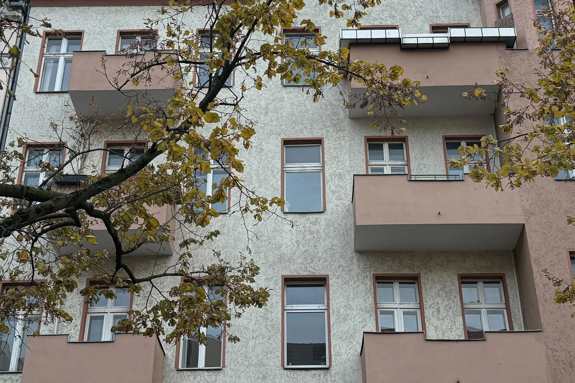 In dem Haus in der Neuköllner Sonnenallee nahmen SEK-Beamte den terrorverdächtigen Syrer fest.