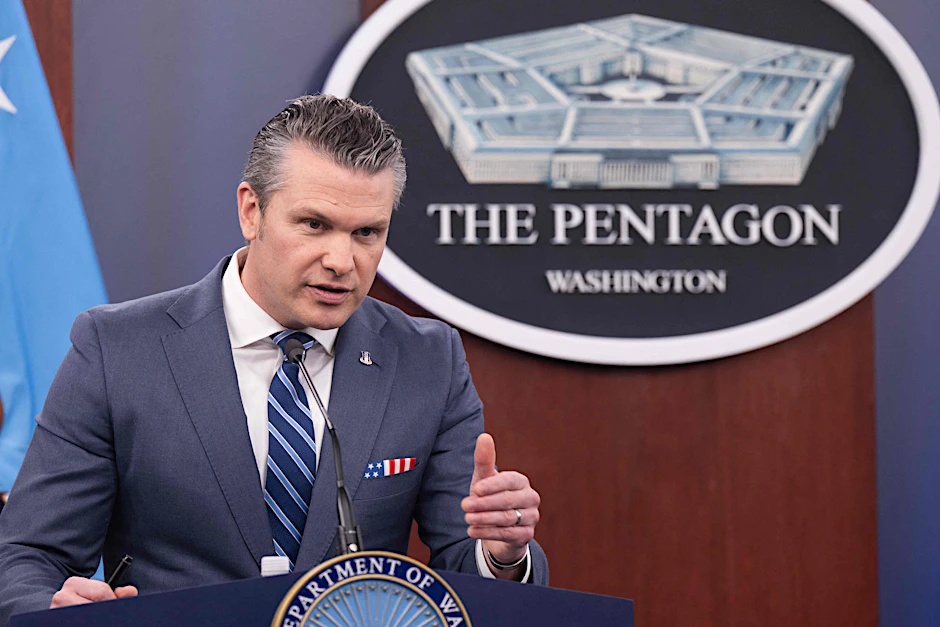Pentagon-Chef Pete Hegseth: Das US-Verteidigungsministerium hat nach eigenen Angaben einen Tanker geentert.