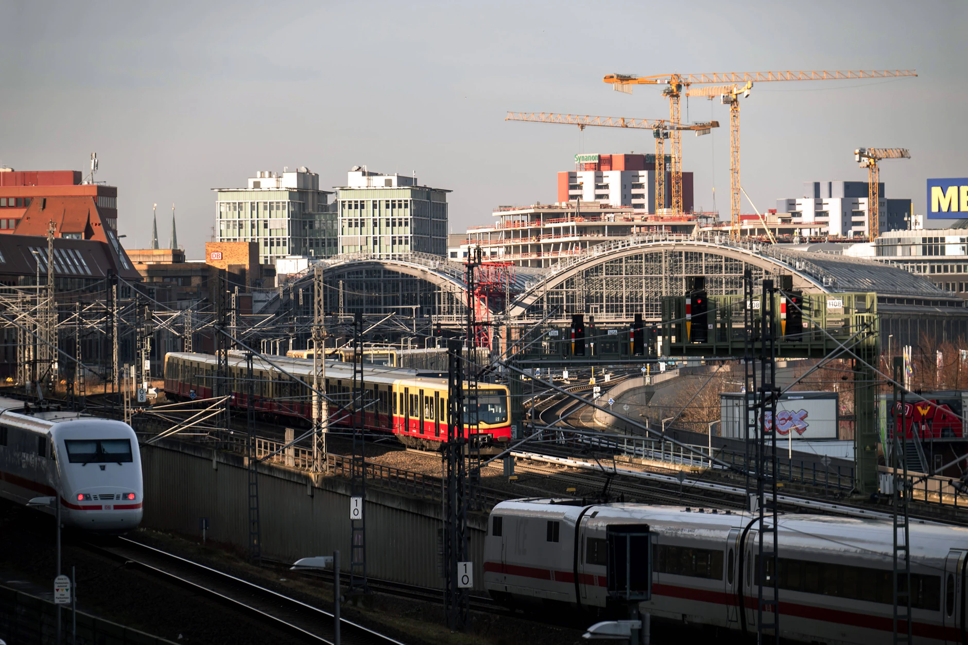 Der S-Bahnverkehr am Ostbahnhof ist nicht betroffen, aber der Fern- und Regionalverkehr.
