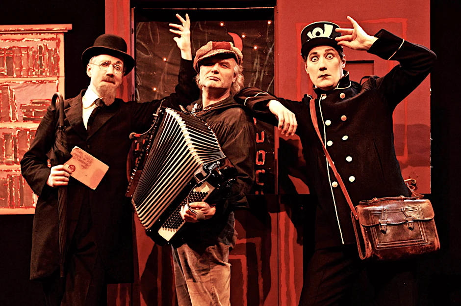 Wolfram von Bodecker, Tobias Morgenstern und Alexander Neander in „Das Pariser Leben von Monsieur Satie“