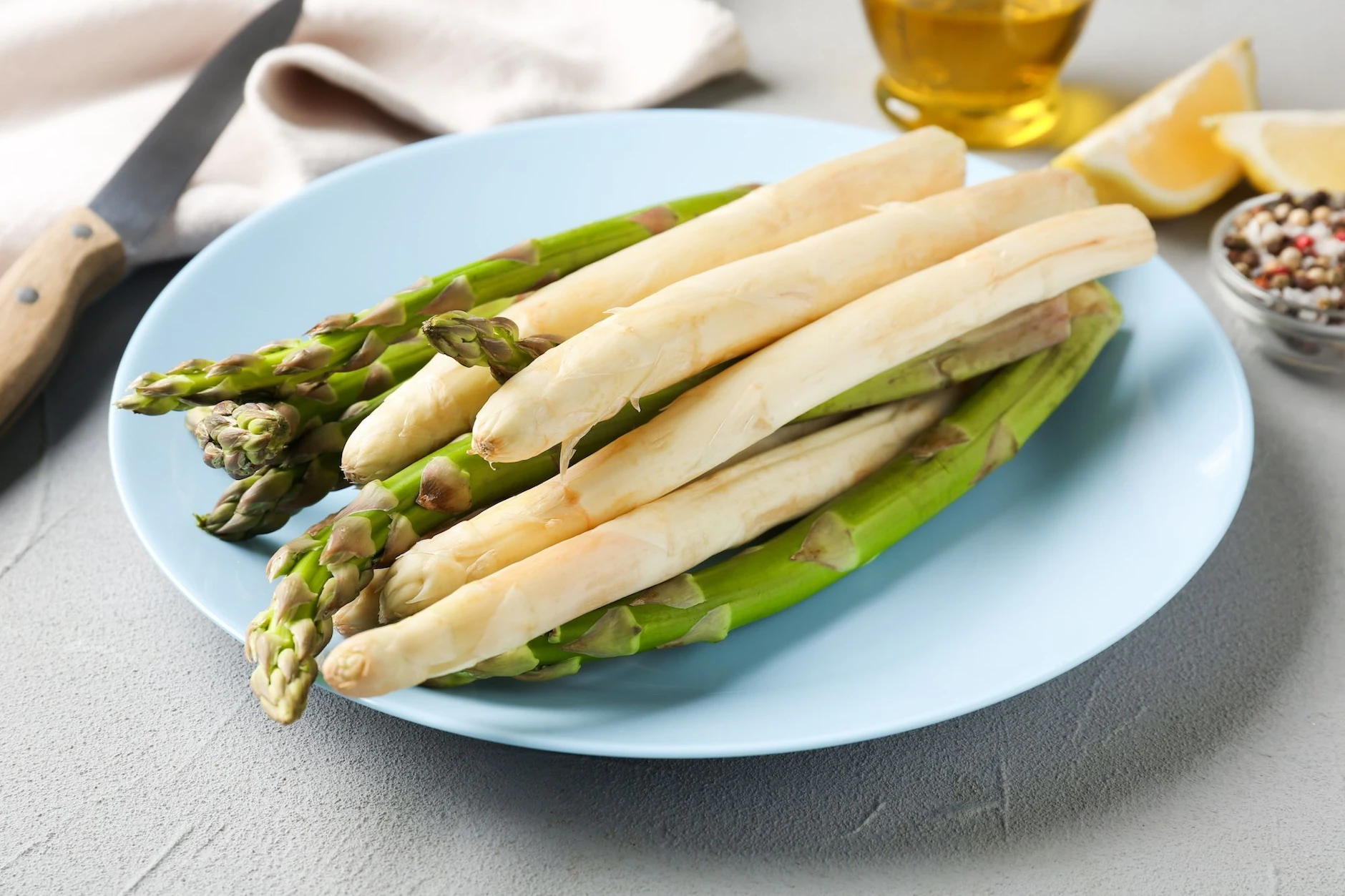 Weiß oder grün: Bei den Jungen gibt es eine klare Spargel-Tendenz.