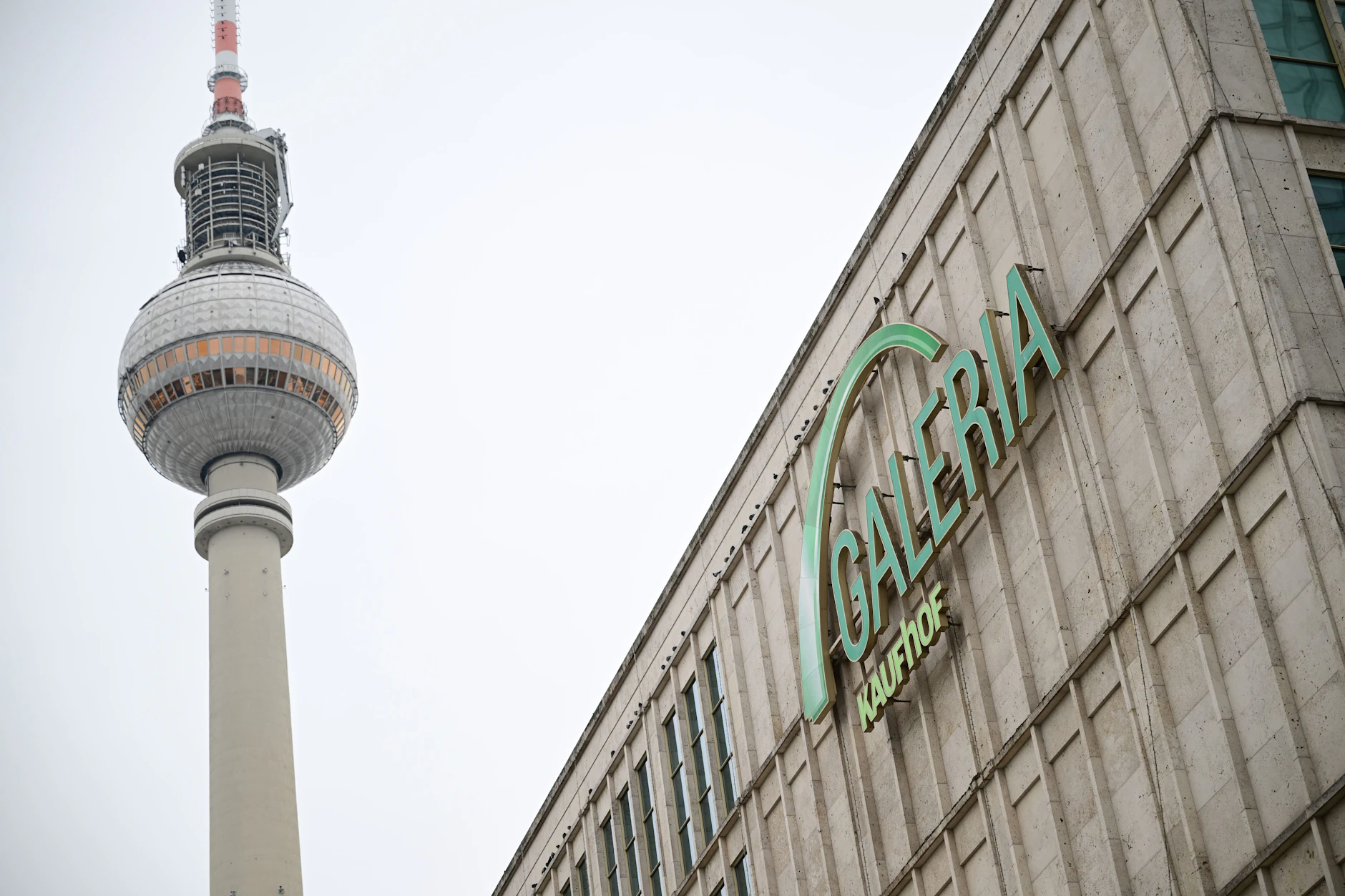 Galeria gibt an, mit allen Standorten in Kontakt zu stehen – der Vermieter am Berliner Alexanderplatz wird hingegen einfach ignoriert.
