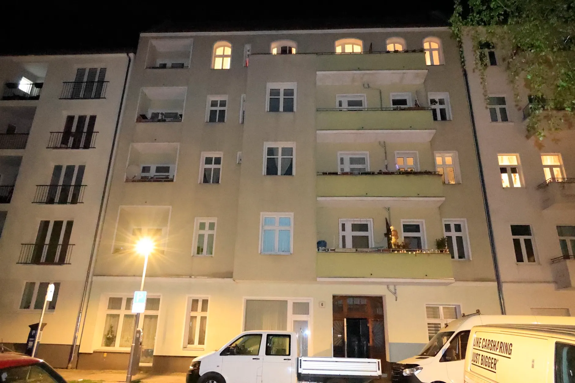 In diesem Haus stürmte das SEK eine Wohnung im vierten Stock.