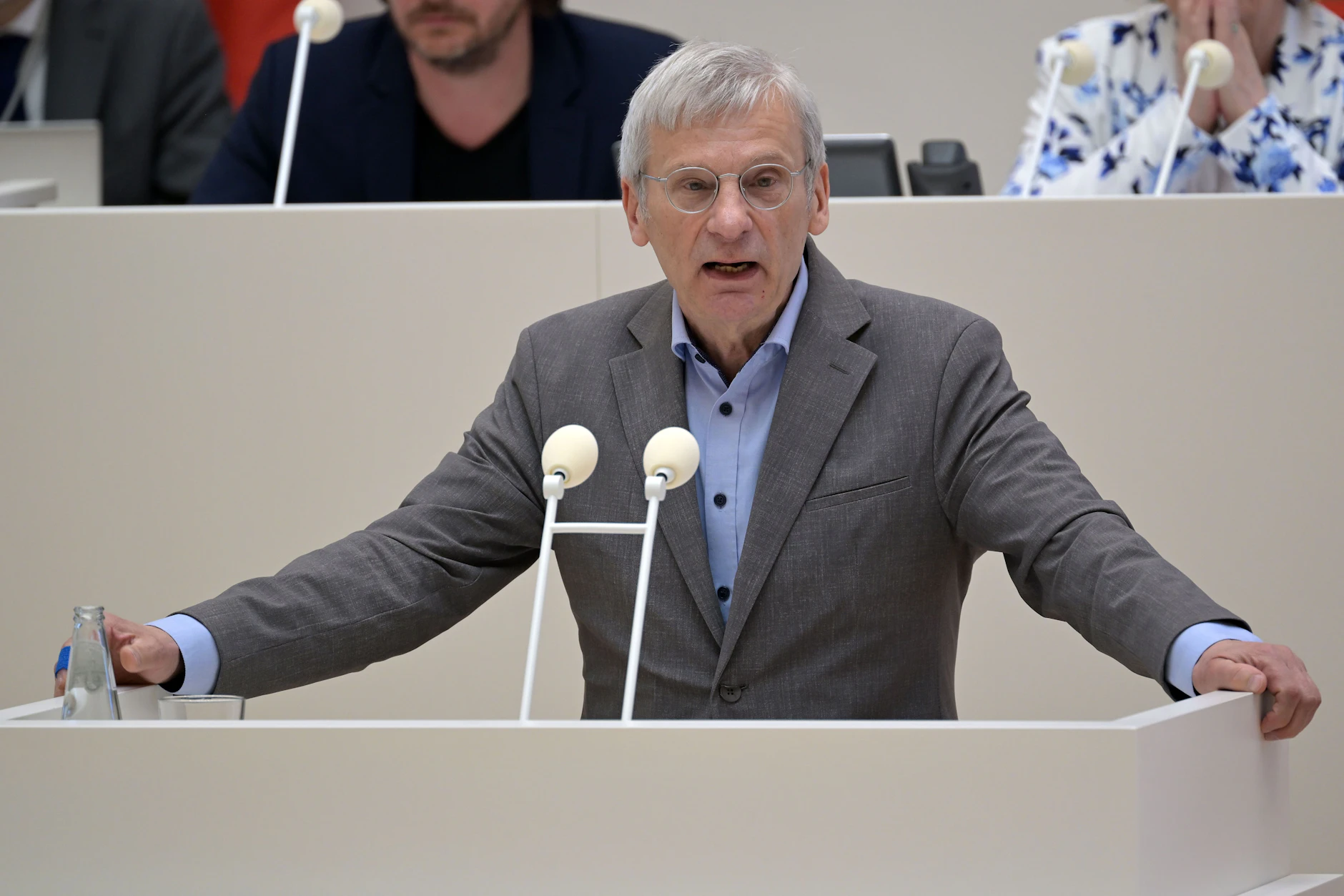 AfD-Fraktionschef Hans-Christoph Berndt sieht zu viele Beamte in der Landesverwaltung.