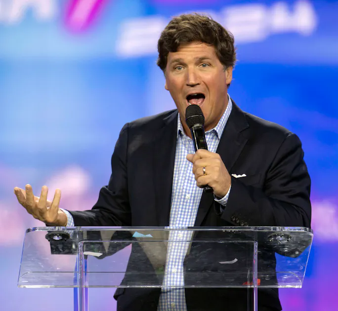 Tucker Carlson entschuldigt sich für Trump-Unterstützung: „Menschen in die Irre geführt“