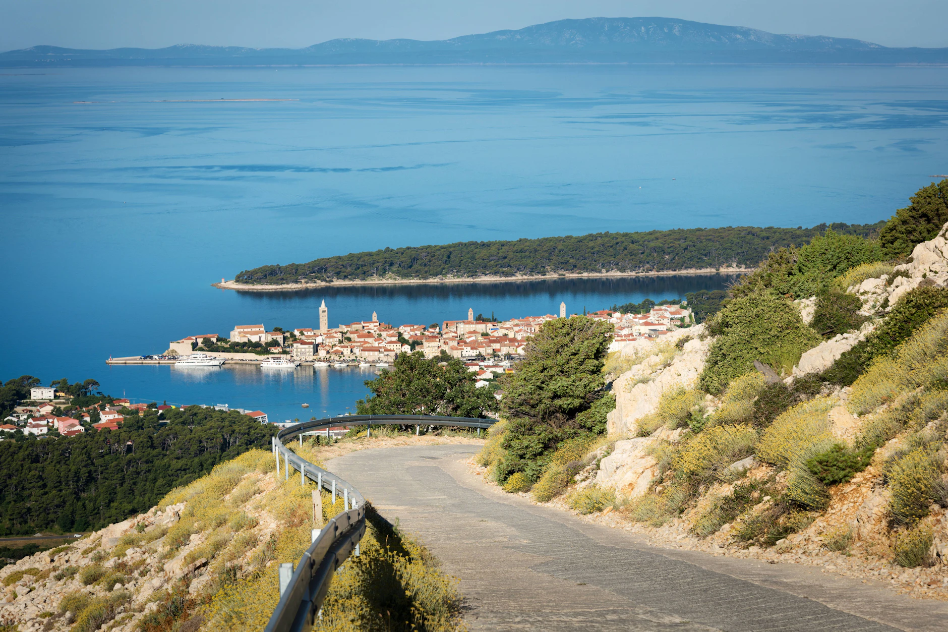 Die kroatische Adria zieht jedes Jahr Millionen Deutsche an – doch wer 2026 eine Ferienwohnung buchen will, muss neue Regeln beachten.