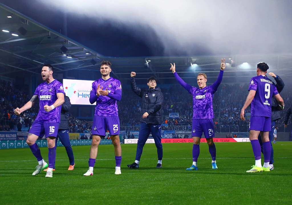 Sieg beim Chemnitzer FC: Marcel Bär schießt Erzgebirge Aue ins Finale