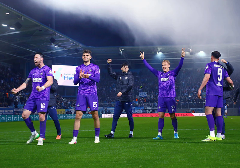 Sieg beim Chemnitzer FC: Marcel Bär schießt Erzgebirge Aue ins Finale
