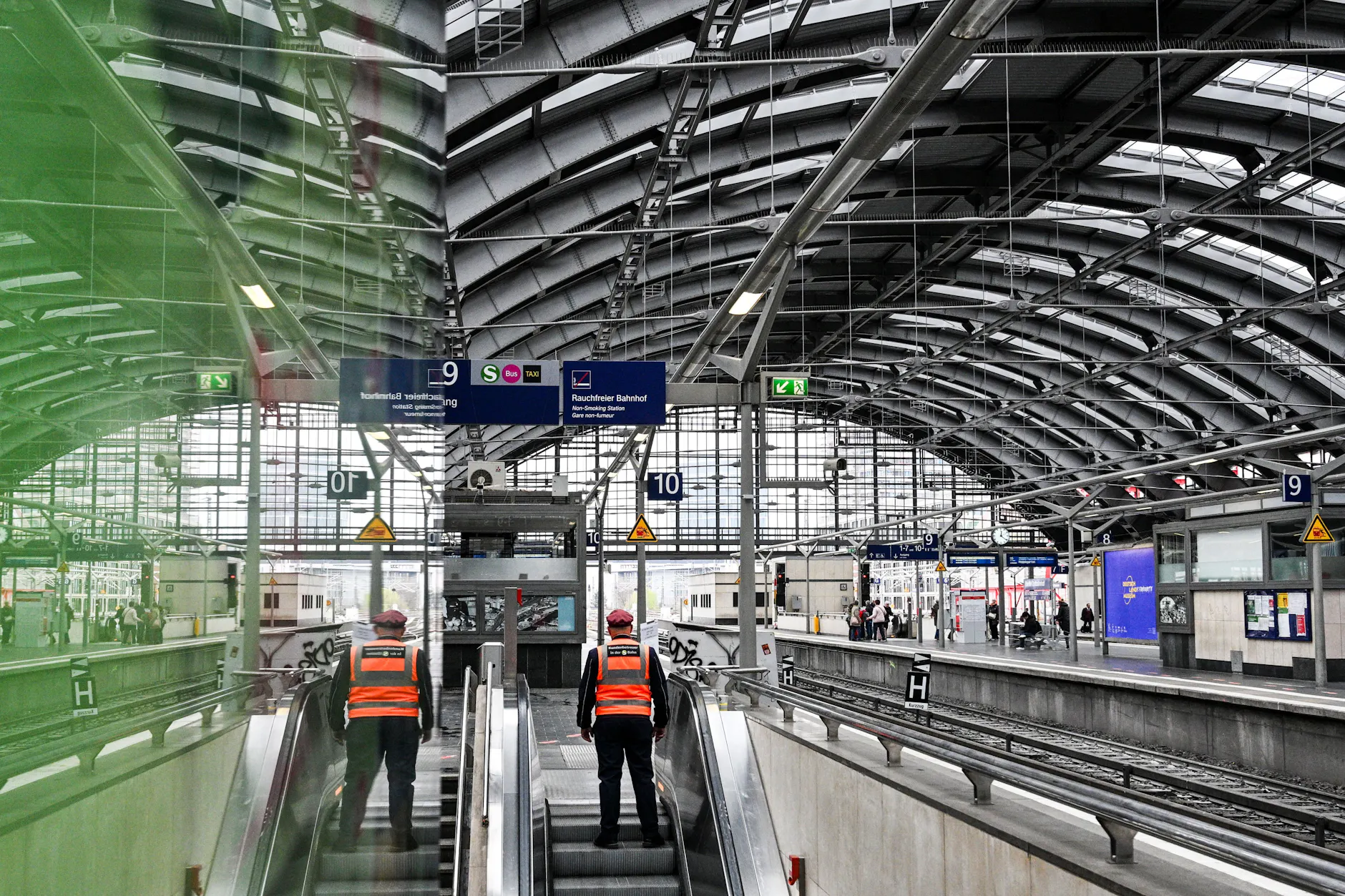 Berlins Bahnhöfe erhalten eine Schönheitskur.