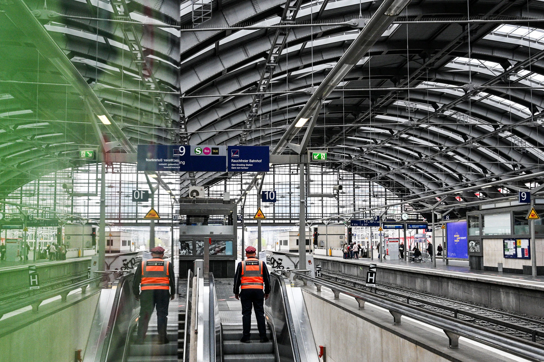Berlins Bahnhöfe erhalten eine Schönheitskur.