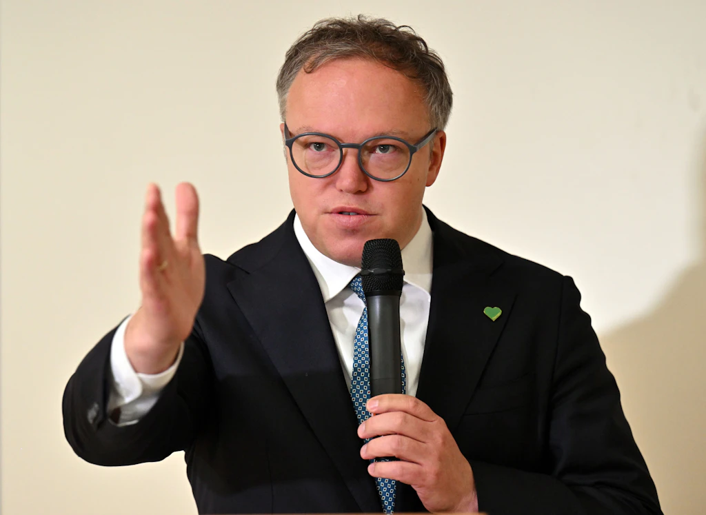 Merz und die „Basisabsicherung“: Ost-Ministerpräsidenten drohen mit Blockade