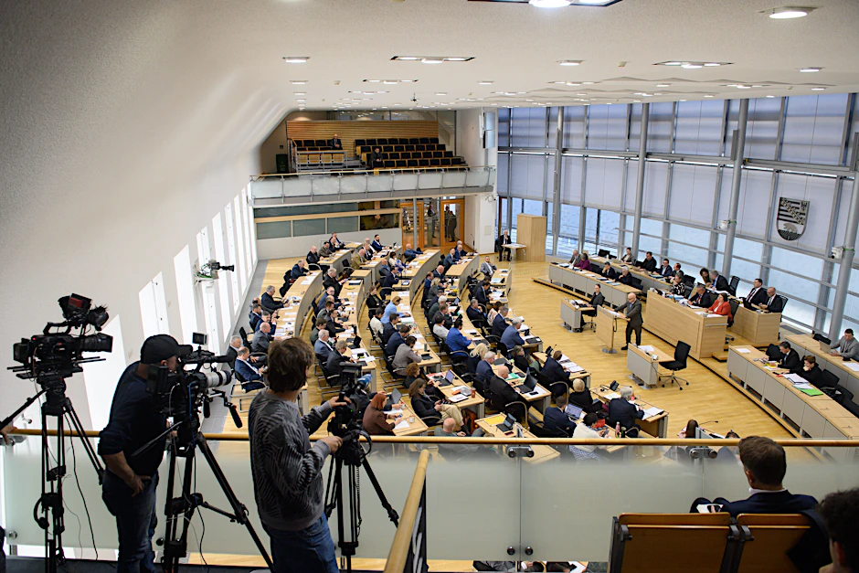 Neben der Debatte zur Parlamentsreform wurde im Landtag Sachsen-Anhalts heute zudem ein Normenkontrollrat beschlossen.