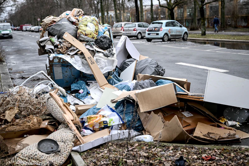 Trauriger Rekord: Das sind die Müll-Hotspots in Marzahn-Hellersdorf!
