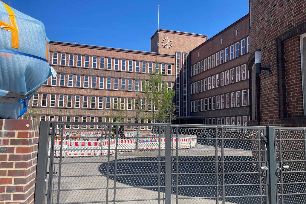 Weiterer Bau-GAU in Pankow: Die Grundschule am Weißen See in Berlin Pankow wird seit acht Jahren saniert.