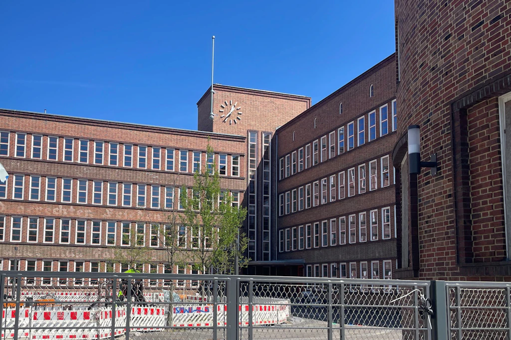 Die Grundschule am Weißen See in Berlin-Pankow wurde acht Jahre lang saniert.