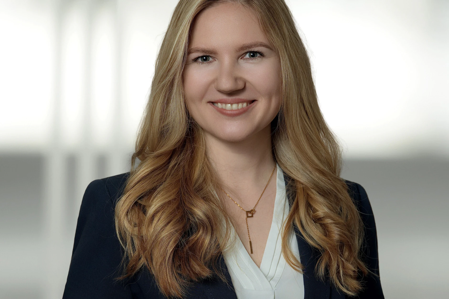 Polina Zavadska ist Leiterin Kommunikation und Medien beim Bundesverband Spedition und Logistik und geht davon aus, dass besonders kleinere und mittlere Unternehmen von Insolvenzen bedroht sind.