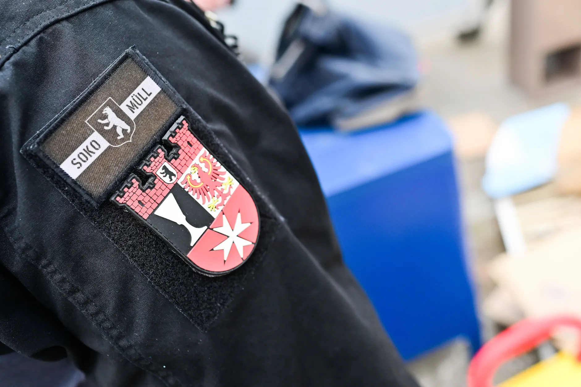 Im Ordnungsamt ermitteln Mitarbeiter gegen illegale Müllablagen.