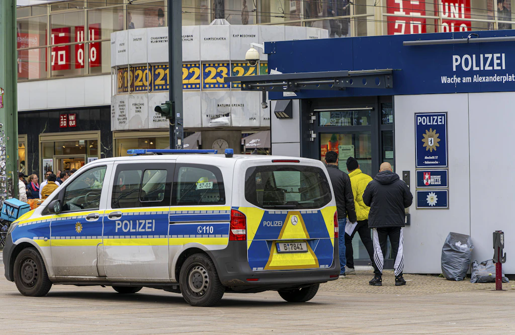 Berlin: Deutlich mehr Beschwerden über Polizei und Ämter registriert