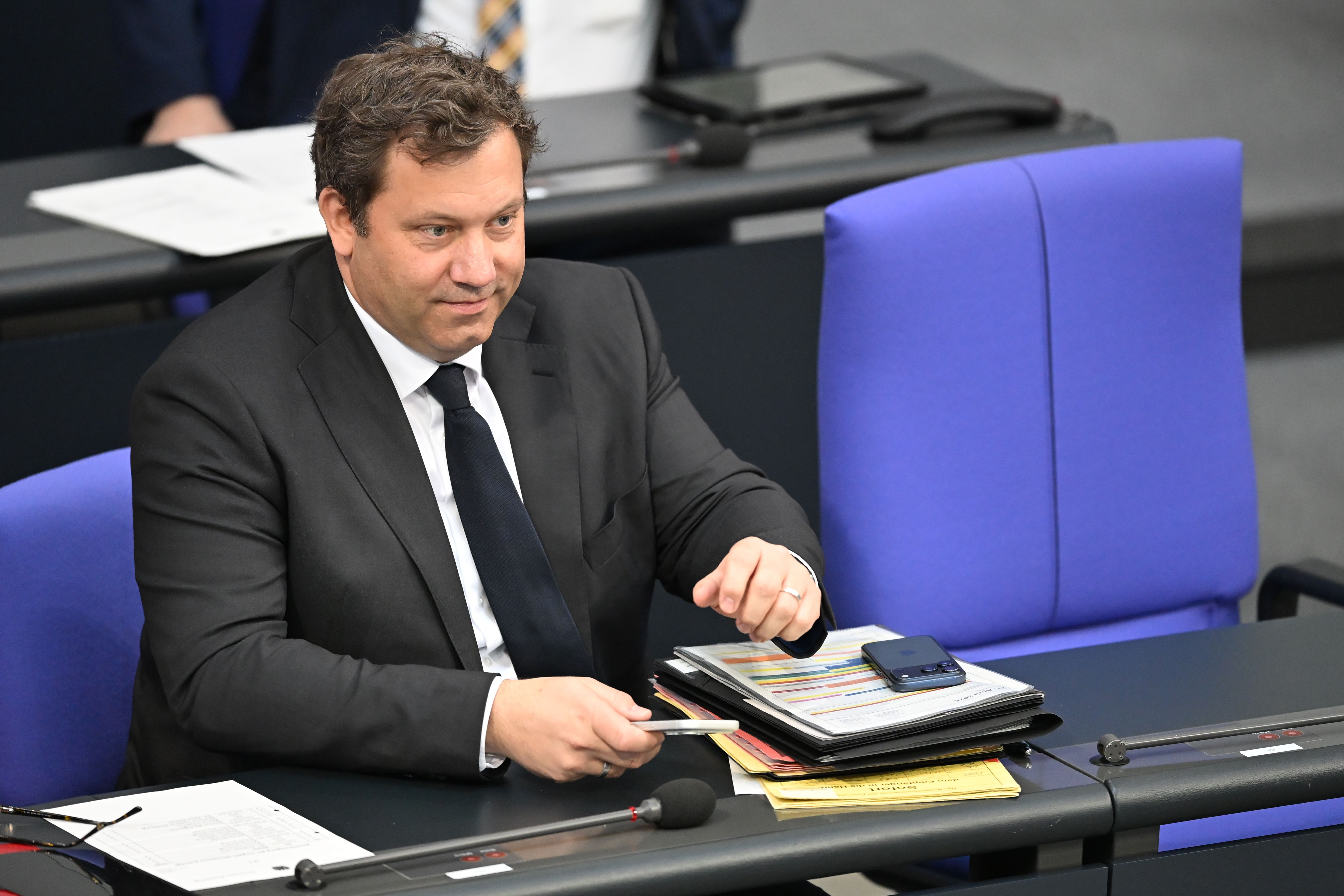Image - Übergewinnsteuer für Energiekonzerne: Brüssel stoppt Klingbeils Plan