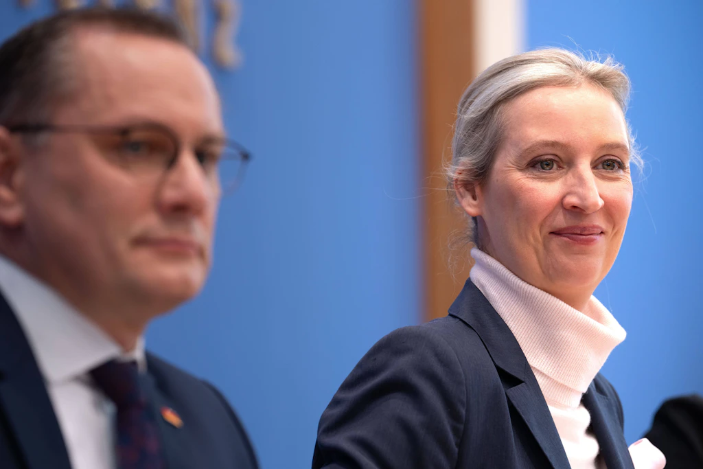 AfD: Wie aus einem Ostphänomen binnen eines halben Jahres ein bundesweiter Trend wurde