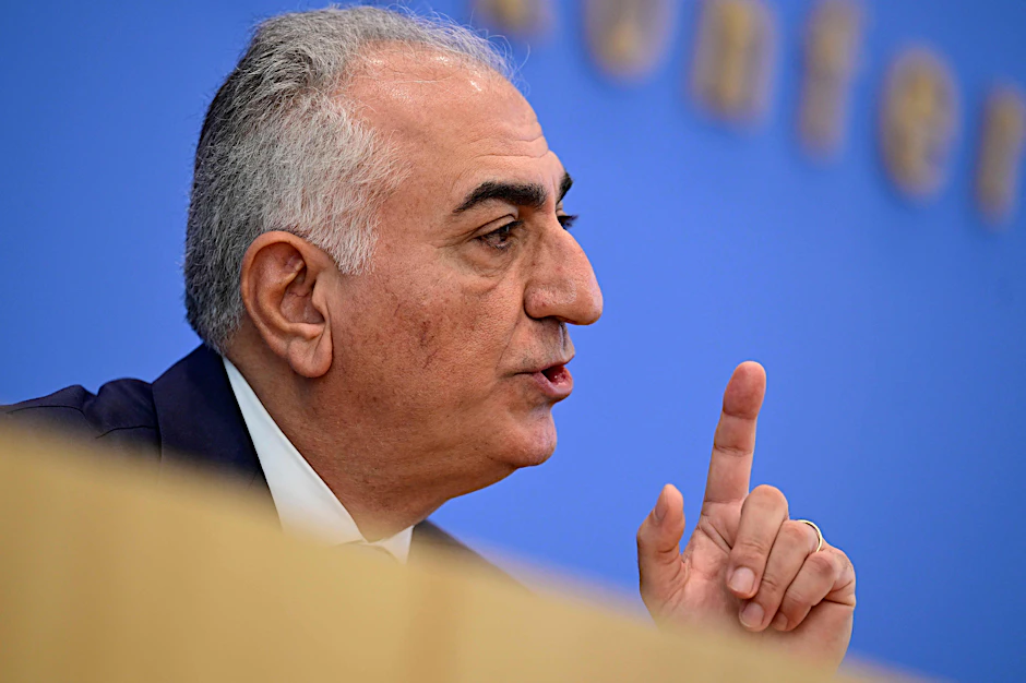 Ewiger Kronprinz: Reza Pahlavi in der Bundespressekonferenz