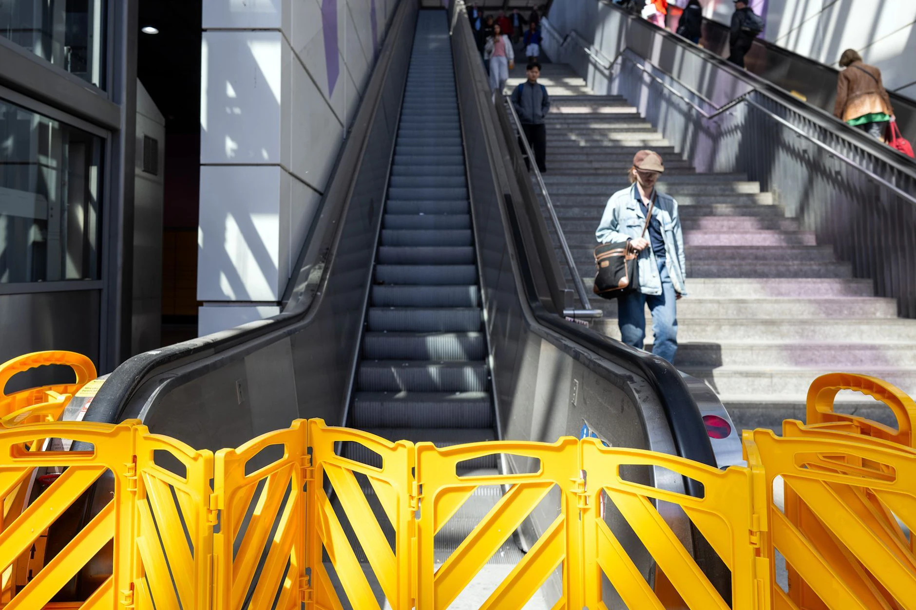 Südkreuz: Rolltreppen weiter außer Betrieb – Bahn verspricht Besserung