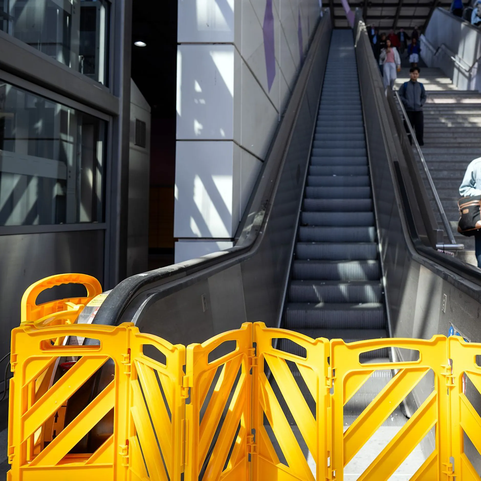 Südkreuz: Rolltreppen weiter außer Betrieb – Bahn verspricht Besserung