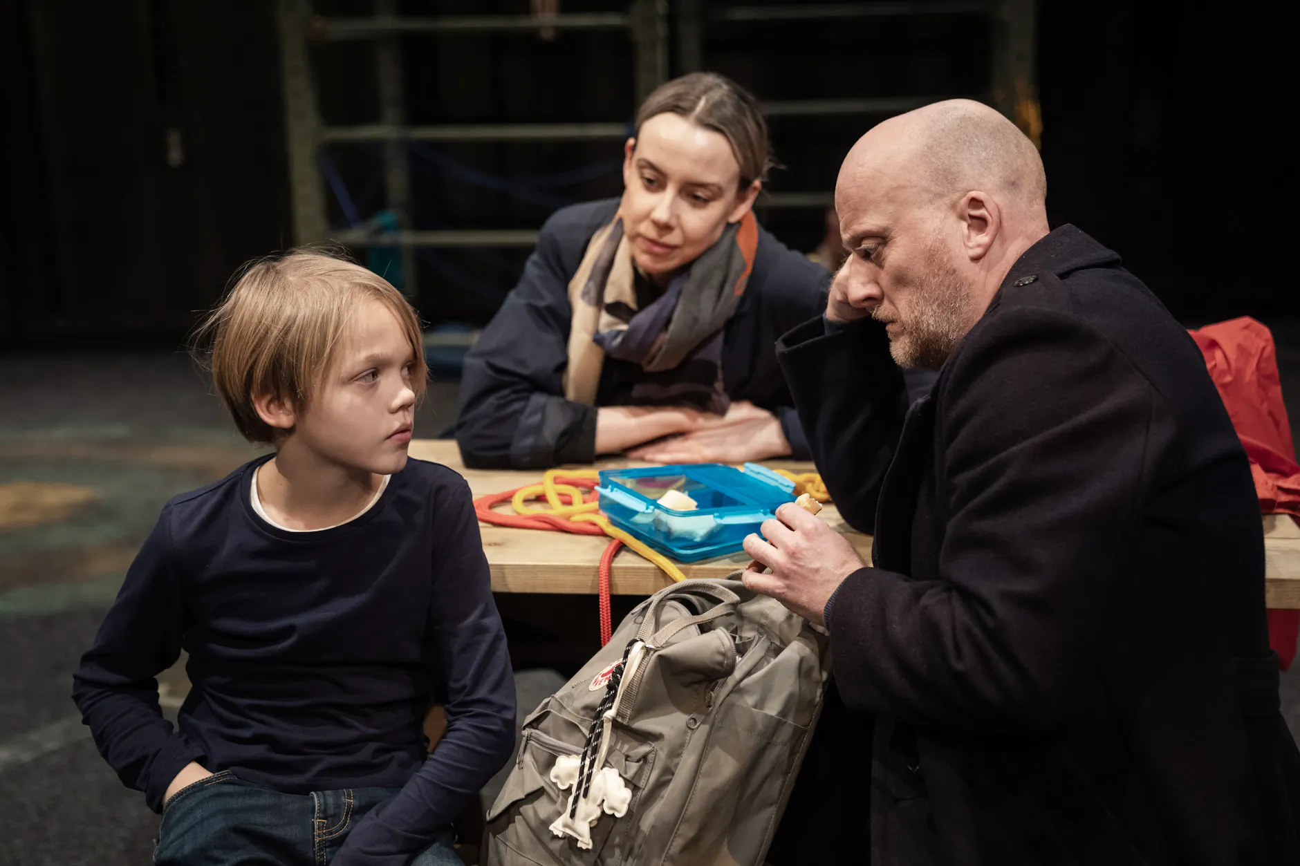 Das Theaterstück „11 Ar“ von Goksoyr & Martens analysiert den authentischen Suizid eines Schulkindes.