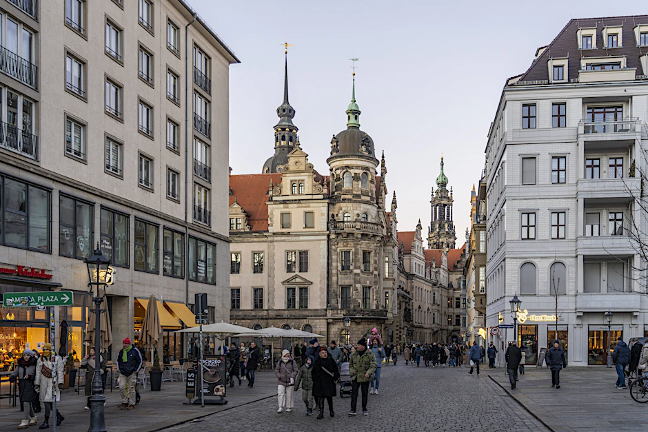 Wohnen am Dresdner Schloss ist beliebt, bei Einheimischen wie Touristen.