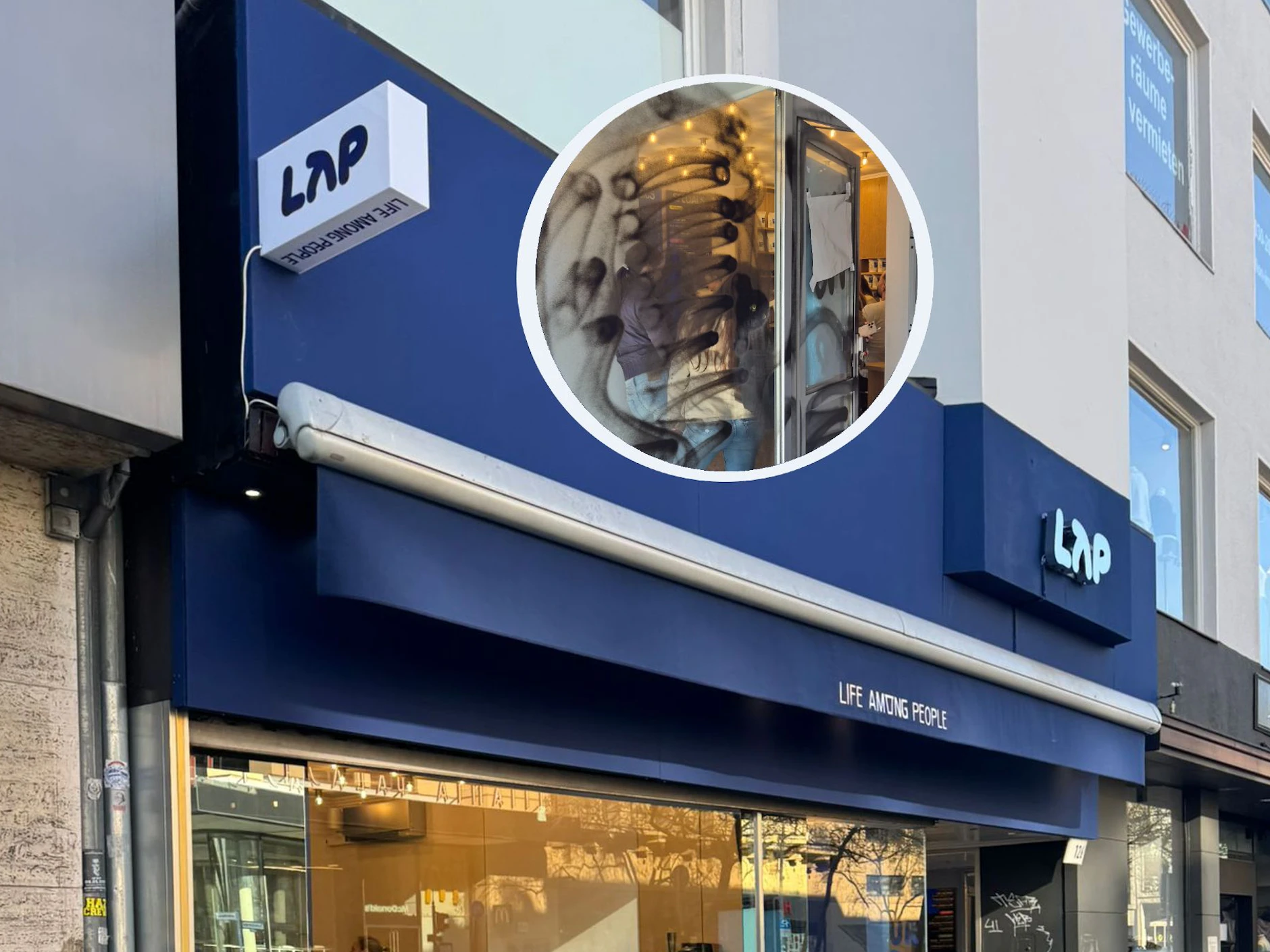 Die Lap-Coffee-Filiale in der Schloßstraße ist beschmiert worden.