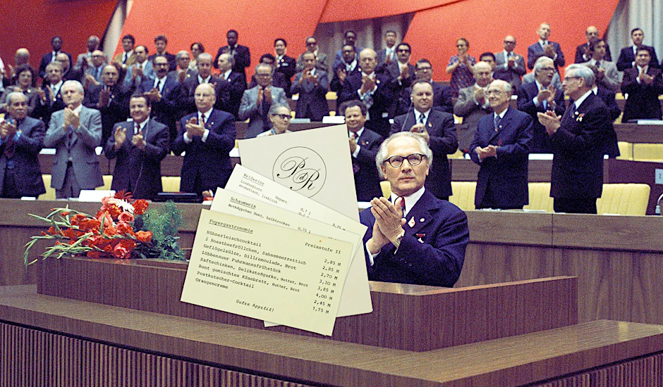 Was wohl Erich Honecker im Palast der Republik am liebsten gegessen hat? Speisekarten aus der damaligen Zeit verraten, was in den Restaurants hier auf den Tisch kam.