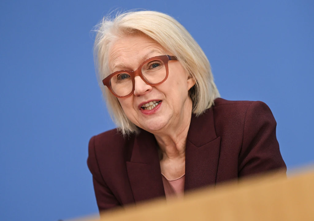 Gesetzliche Rente nur noch als „Basisabsicherung“? Wirtschaftsweise stimmt Merz zu