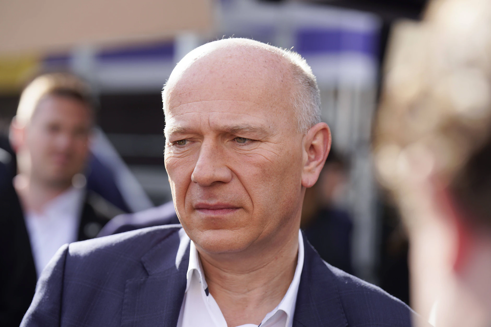 Wegner entlässt Wedl-Wilson auf ihren Wunsch hin, stellt sich in seinem Statement aber dennoch hinter sie.