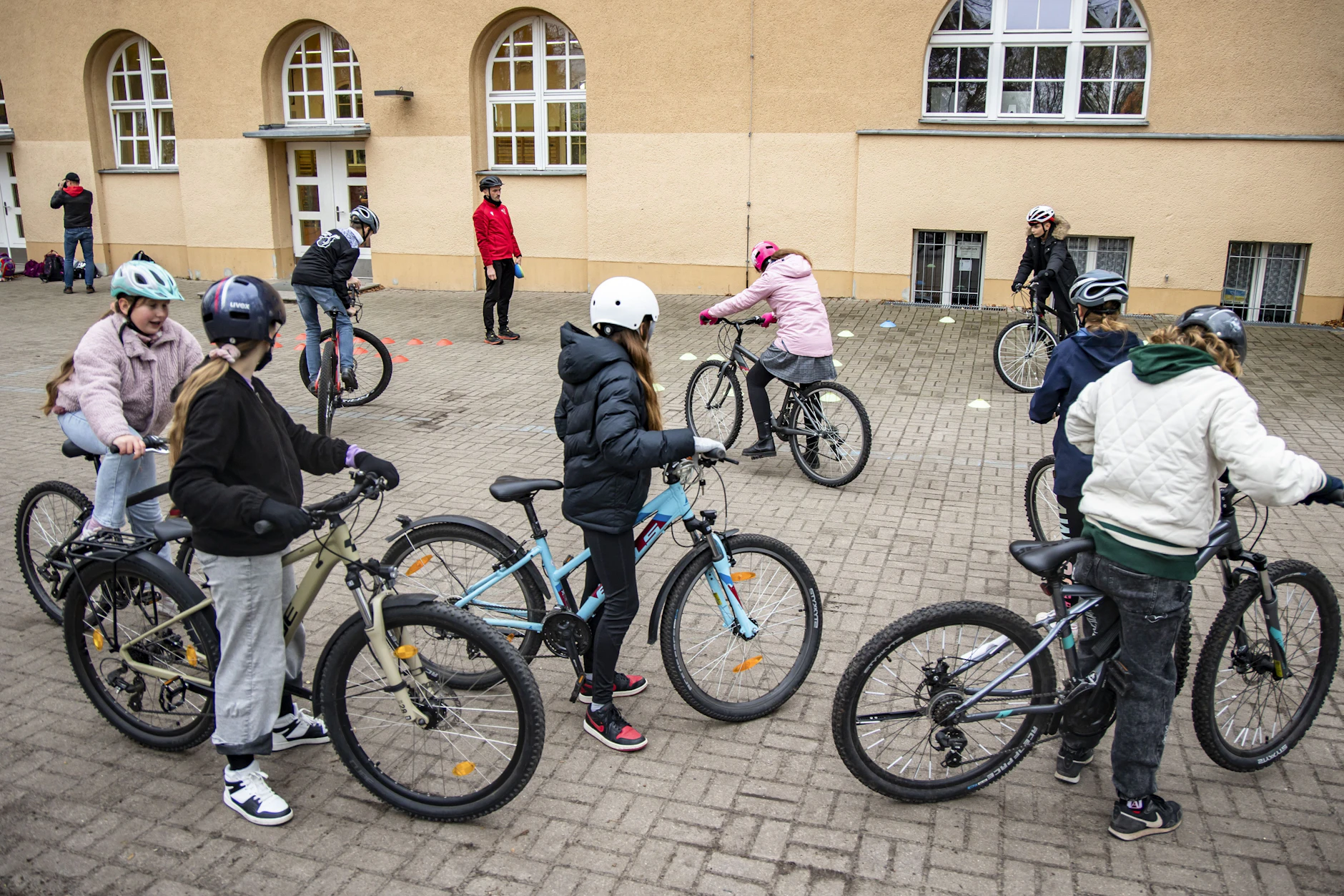So sieht der Unterricht aus, wenn die Wheel Divas an die Schulen kommen.