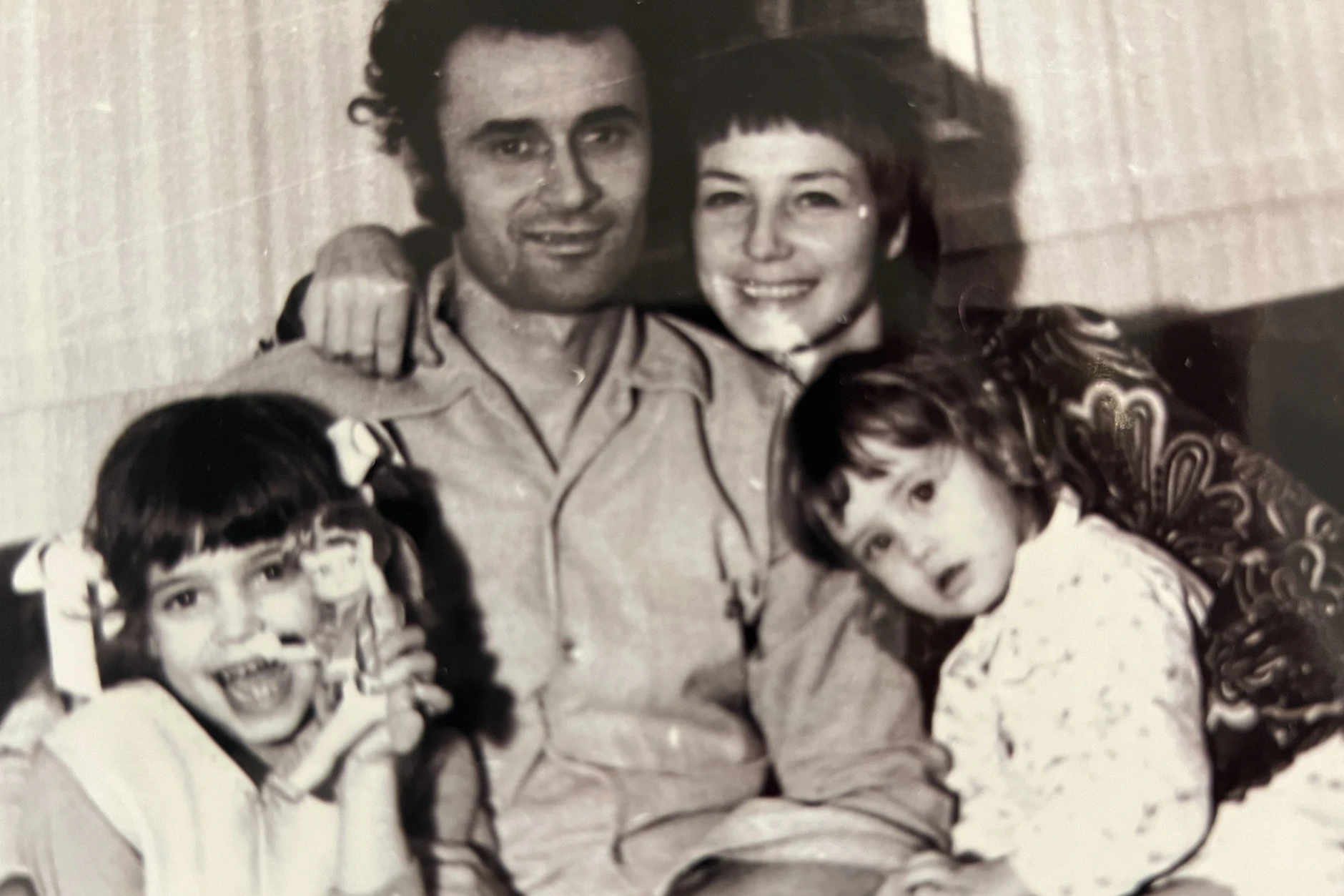 Gerit Kling (v.l.) mit ihrem Vater Ulrich, ihrer Mutter Margarita und Schwester Anja Anfang der 1970er-Jahre.