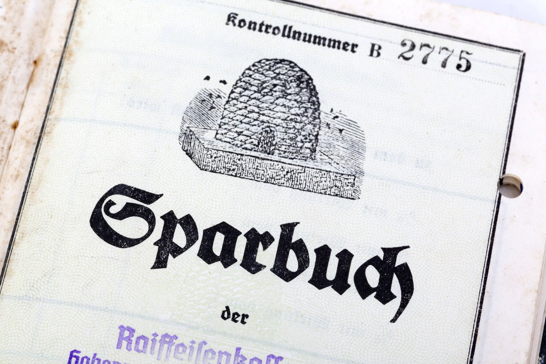 Ein altes Sparbuch (Symbolbild). Haben Sie auch noch eines zu Hause?