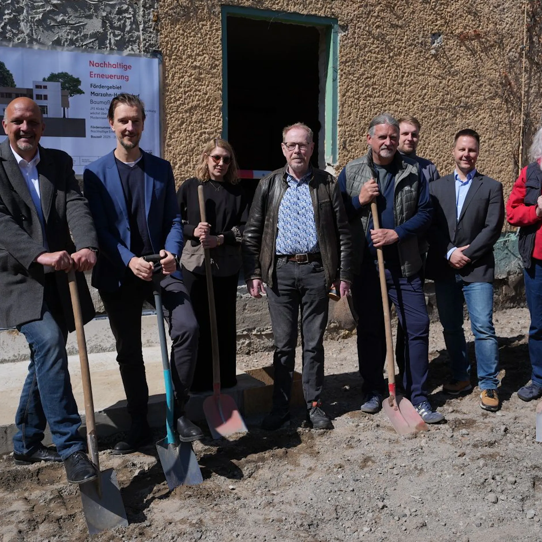 In Marzahn wird alte DDR Wertstoffsammelstelle schick gemacht