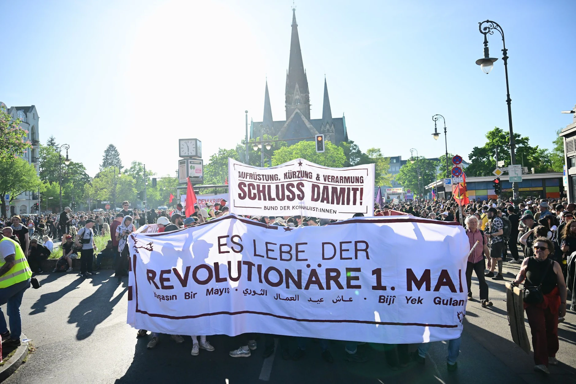 Die Revolutionäre Mai-Demo 2025, hier treffen sich die Teilnehmer am Südstern.