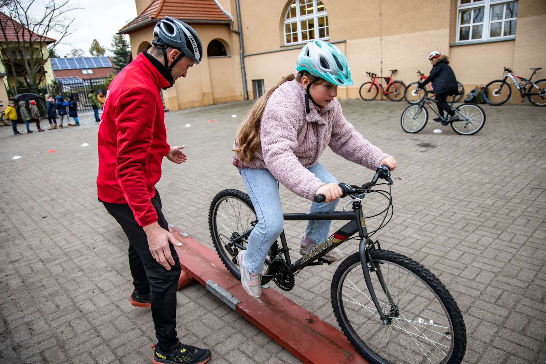 Nur ein Prozent der Kinder in Berlin nimmt via Fahrrad am Straßenverkehr teil. Der Grund: Viele können es einfach nicht richtig.