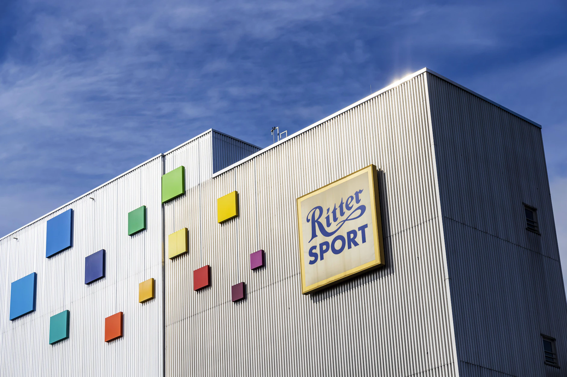 Der Ritter-Sport-Stammsitz in Waldenbuch bei Stuttgart – hier sollen rund 70 Stellen in der Verwaltung wegfallen.
