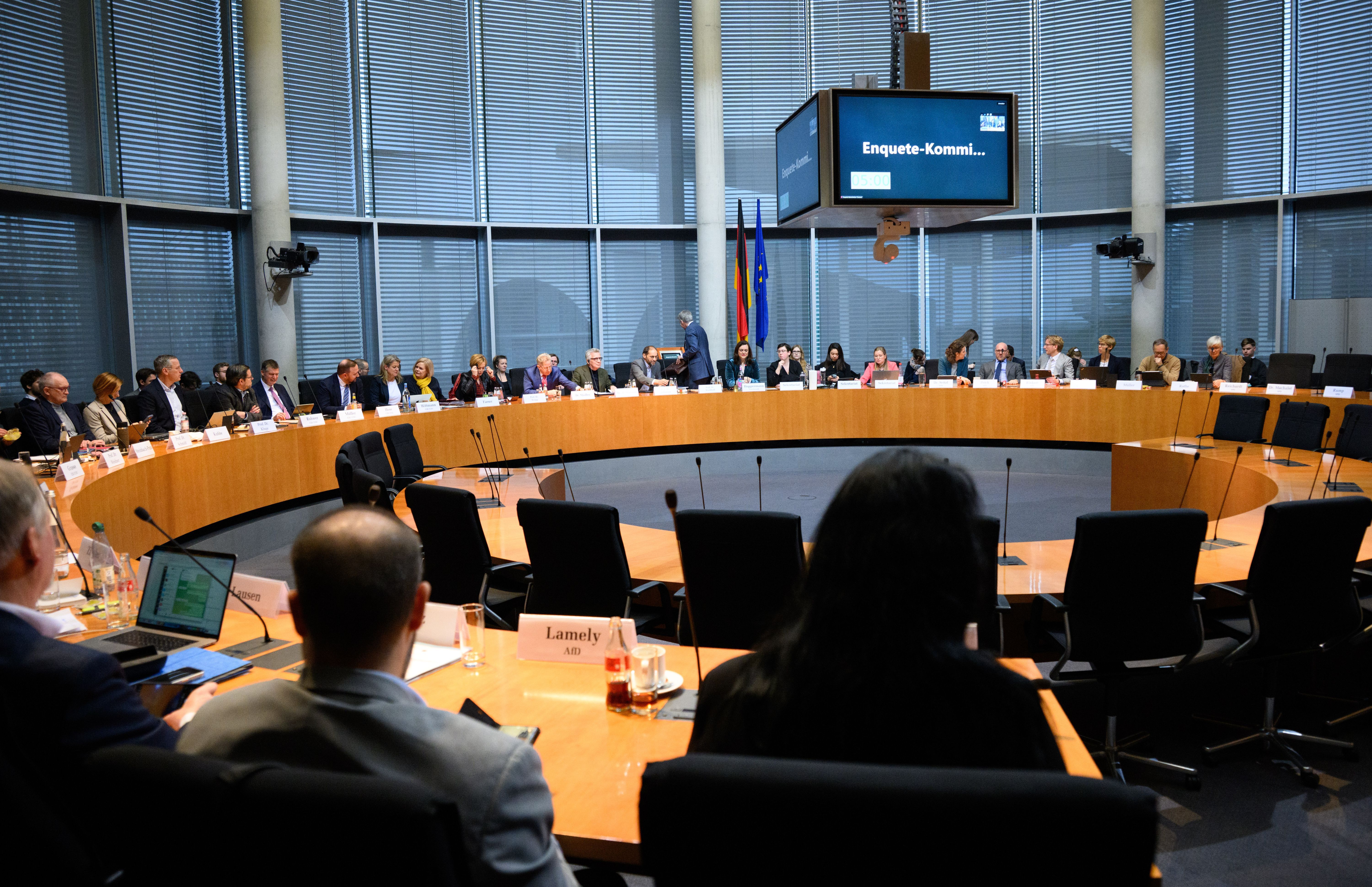 Eklat in Corona-Enquete: CDU konfrontiert Sachverständigen mit Missbrauchserfahrung