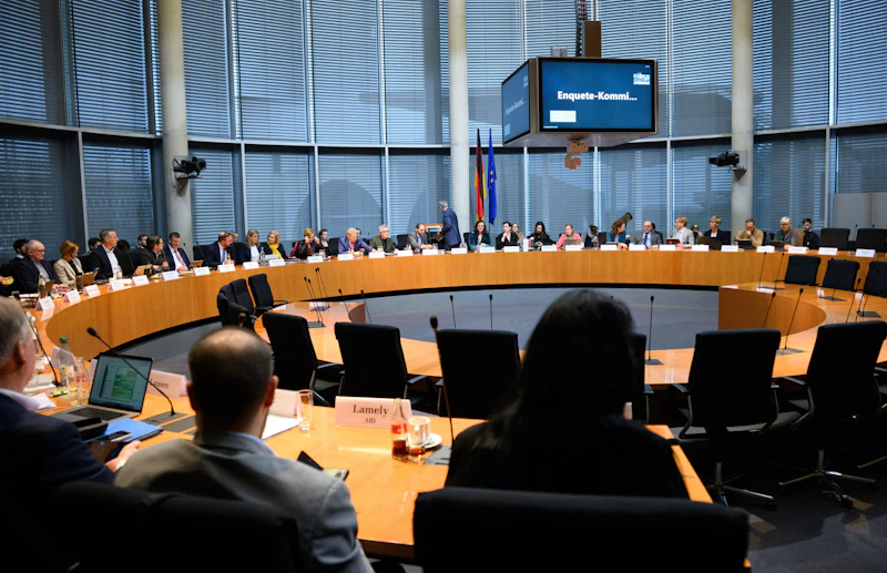 Eklat in Corona-Enquete: Sachverständiger mit Missbrauchserfahrung konfrontiert