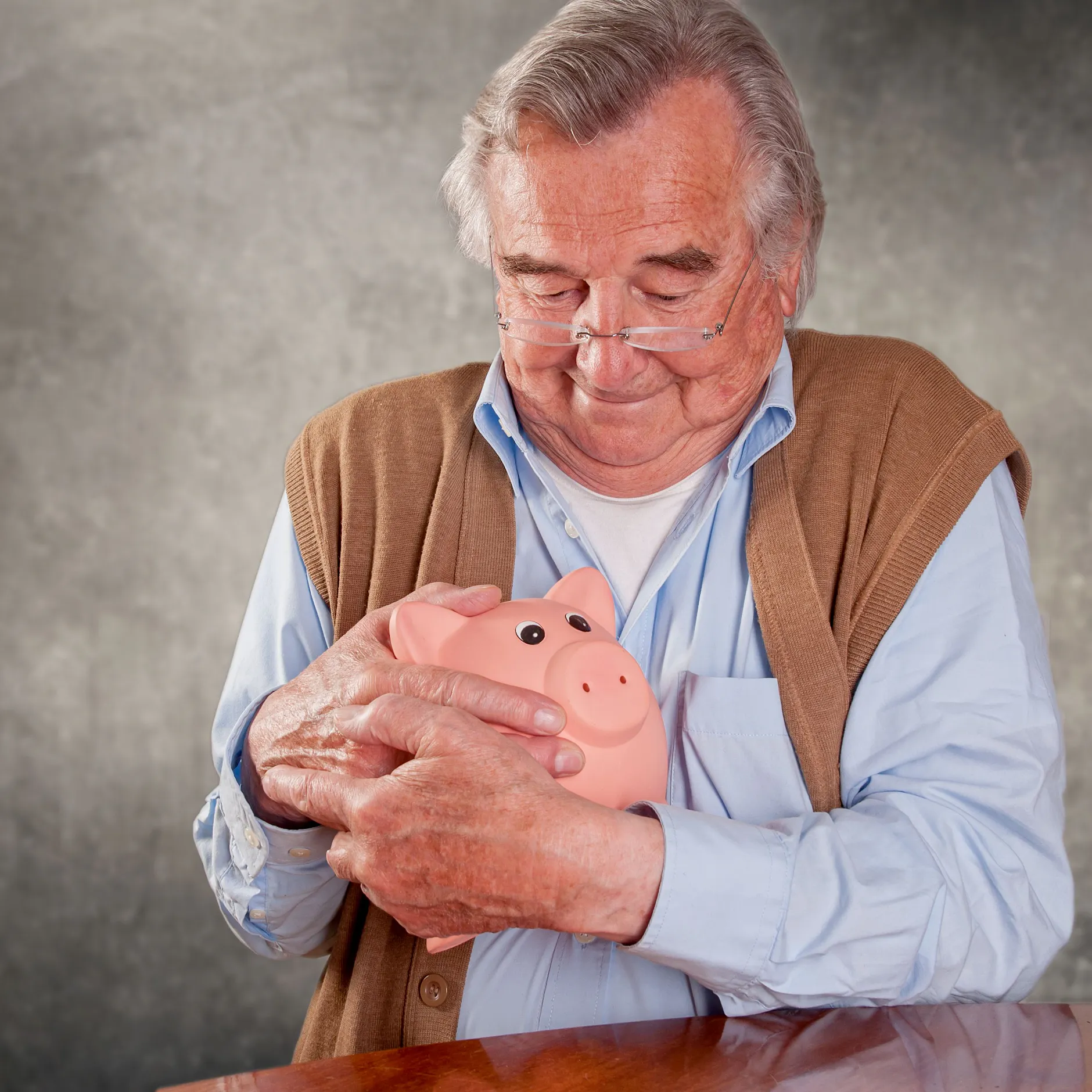 Sparbücher in alter Währung: Rentner kassiert 210.000 Euro von seiner Bank
