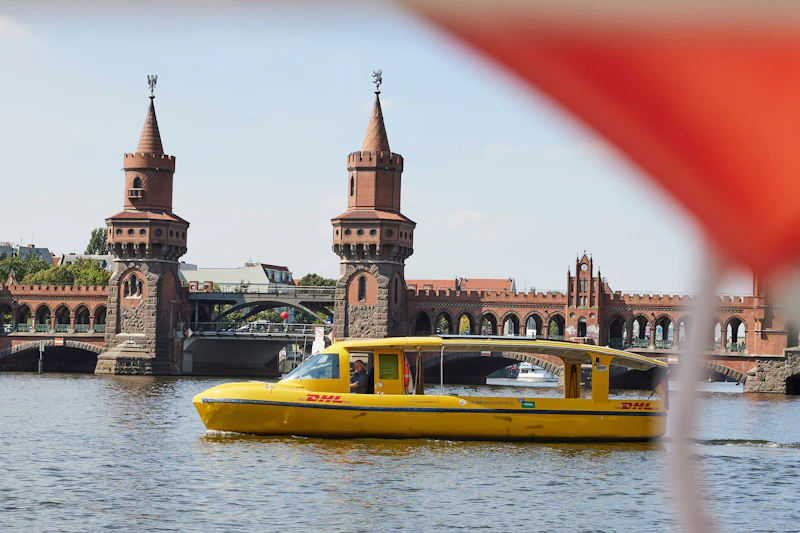 DHL setzt zweites Solar-Schiff auf der Spree ein