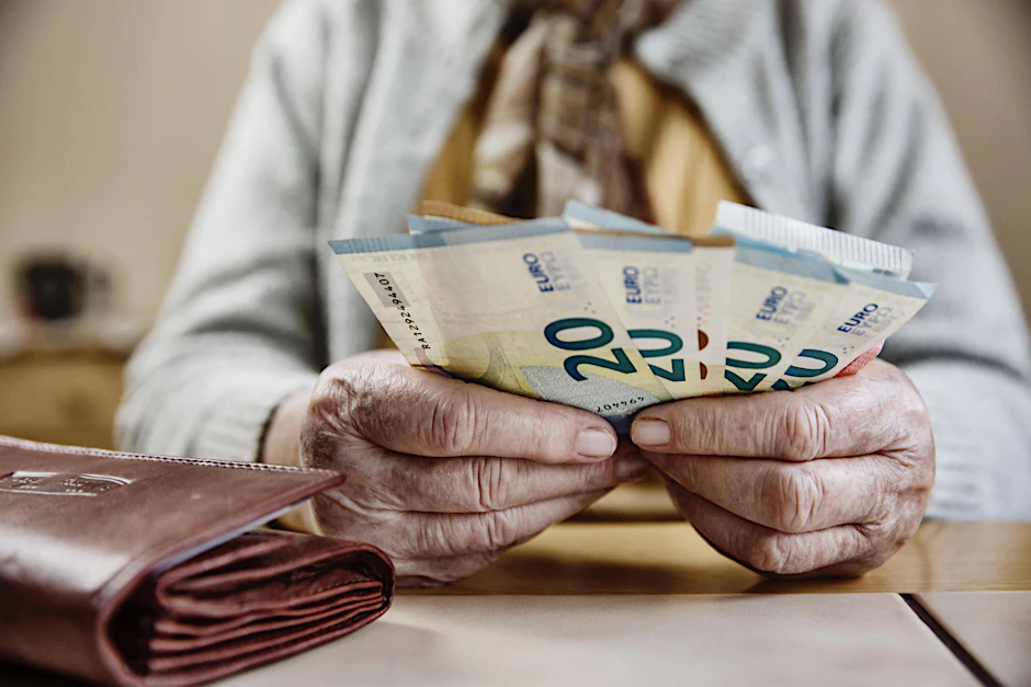 Wie viel Rente brauchen wir im Alter wirklich zum Leben? Eine alarmierende Studie zeigt, wie groß die Lücke zwischen Wünschen und Realität wirklich ist.