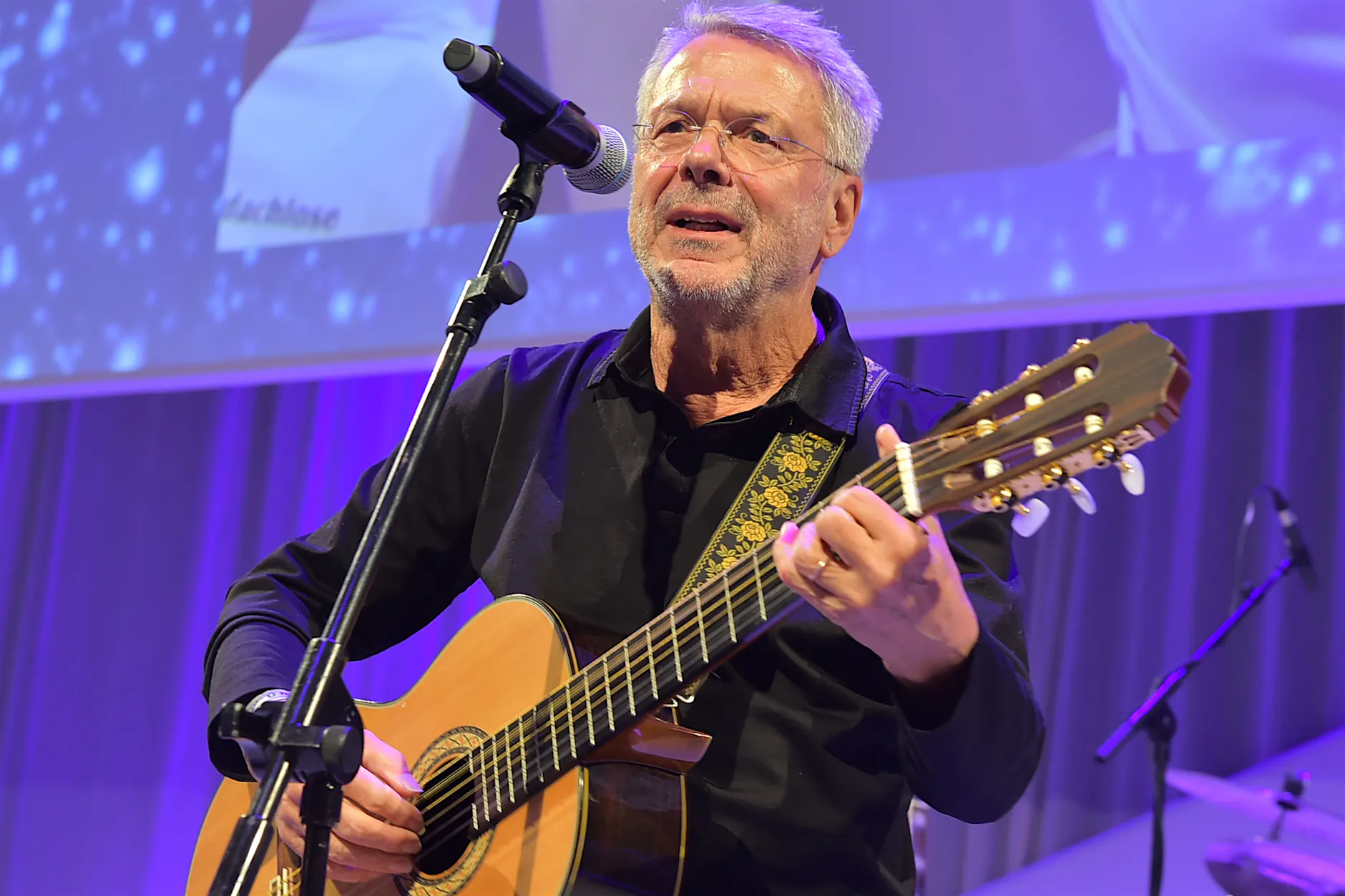 Goldene Schallplatten unterschlagen: Warum Reinhard Mey jetzt mit Ehrungen überschüttet wird