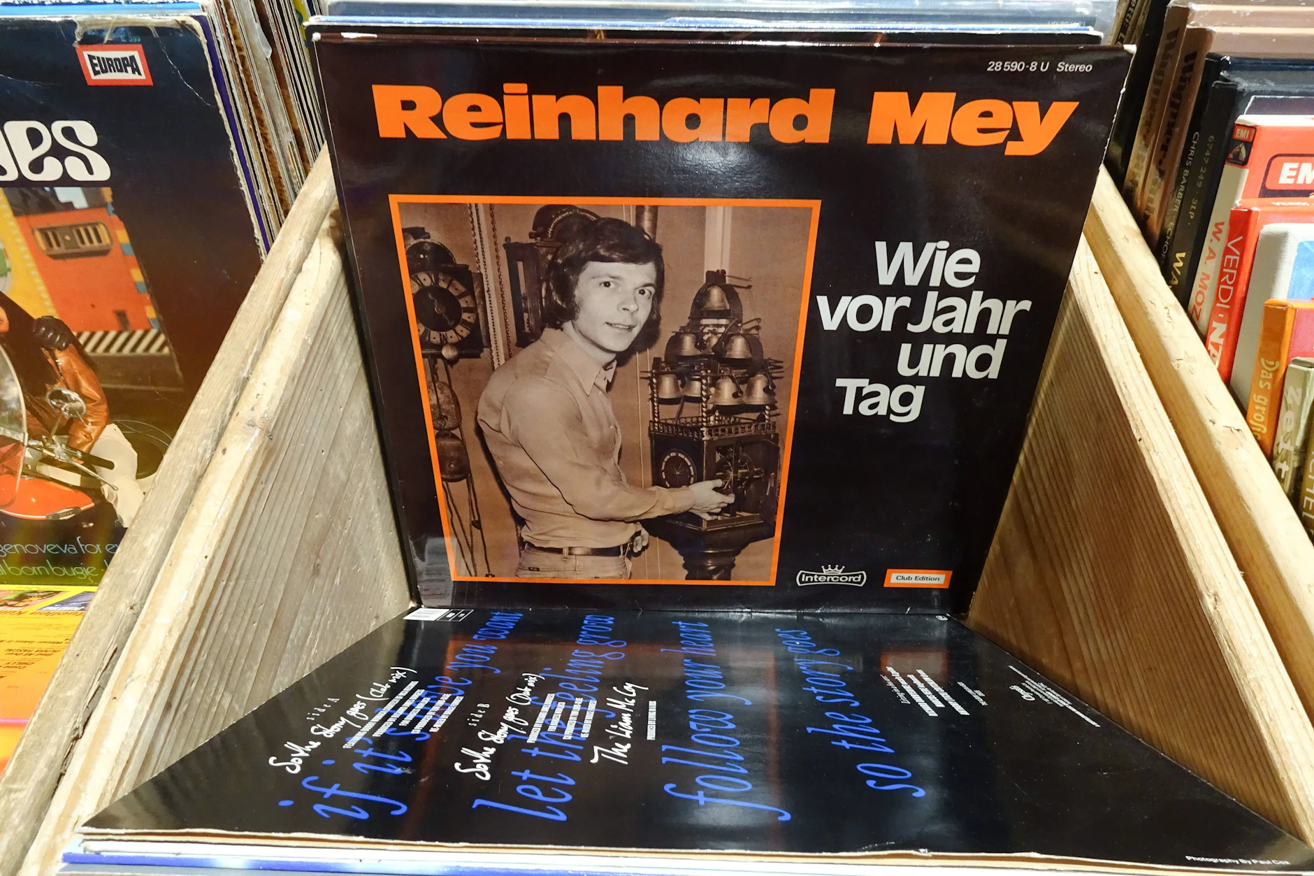 Reinhard Mey veröffentlichte 29 Alben und etliche Hits wie "Wie vor Jahr und Tag".