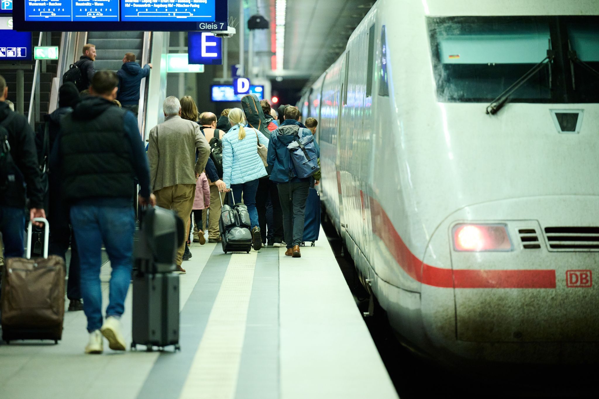 Bahnchefin verspricht: Ein Jahr lang keine Preiserhöhung bei ICE-Tickets!