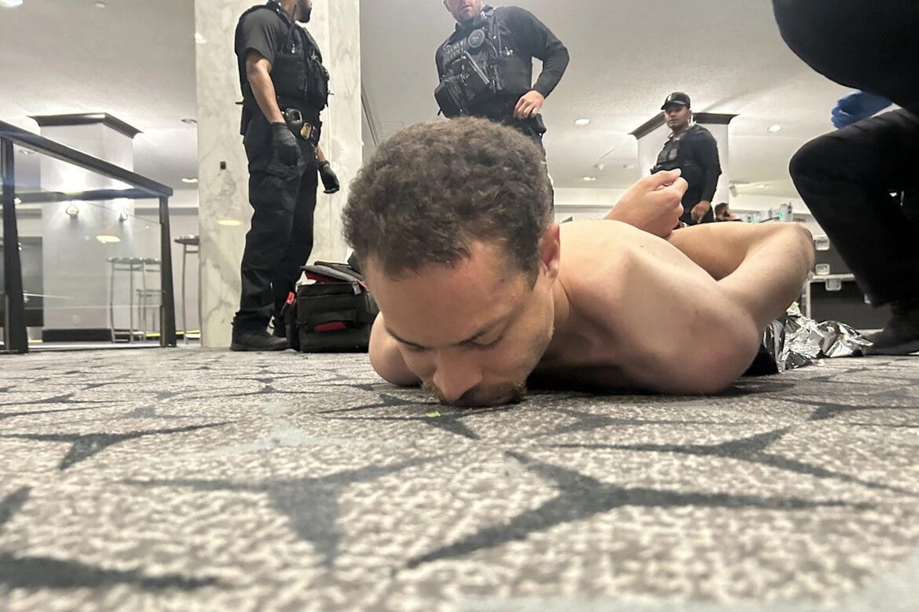 Mitarbeiter des Secret Service überwältigten den Angreifer.